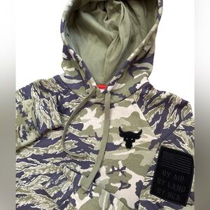 Under Armour‎ Project Rock Men’s Small Green Camo Hoodie Sweatshirt Air Land Sea